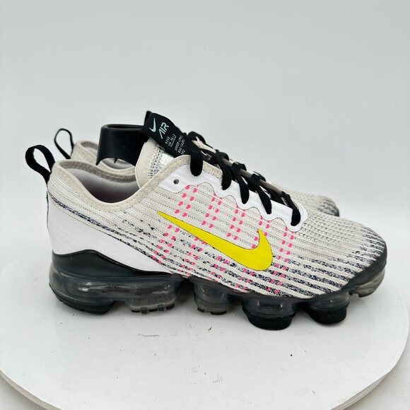 Nike Air VaporMax Flyknit 3 Youth Size 5.5Y Women 7 BQ5238-102 White Yellow Shoe - Picture 4 of 11